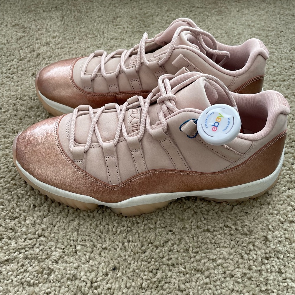 Air Jordan 11 Retro Low - Rose Gold, 11
